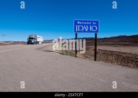 Bienvenue au panneau Idaho sur l'US Highway 95 à la frontière Idaho-Oregon après les tirs de tir Banque D'Images