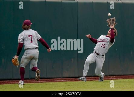 Minnesota Golden Gophers OF/C Drew Berkland (15 ans) attrape un fly ball lors du match de baseball Round Rock Classic entre les Golden Gophers du Minnesota et les cavaliers de Virginie au Dells Diamond le 22 février 2025 à Austin, Texas. (Photo par : Jerome Hicks/ crédit : Sipa USA/Alamy Live News Banque D'Images