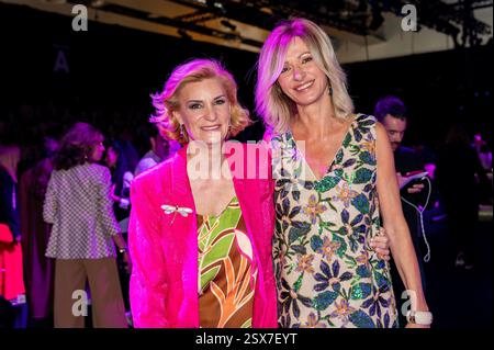 Madrid, Madrid, Espagne. 22 février 2025. MarÃ A ZURITA et SUSANNA GRISO assistent au défilé LOLA CASADEMUNT BY MAITE lors de la Mercedes Benz Fashion week Madrid à Ifema le 22 septembre 2025 à Madrid, Espagne. (Crédit image : © Oscar Manuel Sanchez/ZUMA Press Wire) USAGE ÉDITORIAL SEULEMENT! Non destiné à UN USAGE commercial ! Crédit : ZUMA Press, Inc/Alamy Live News Banque D'Images