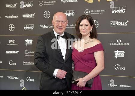 Kai Wegner mit Partnerin Katharina Günther-Wünsch beim 73. Ball der Wirtschaft 2025 im Hotel InterContinental. Berlin, 22.02.2025 *** Kai Wegner avec sa partenaire Katharina Günther Wünsch au 73 Ball der Wirtschaft 2025 à l'Hôtel InterContinental Berlin, 22 02 2025 Foto:XM.xBehrensx/xFuturexImagex vbki 5214 Banque D'Images