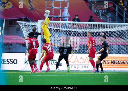 Farum, Danemark. 23 février 2025. FC Nordsjaelland moeder Soenderjyske i Superligaen paa droit à Dream Park i Farum soendag den 23. février 2025. Crédit : Ritzau/Alamy Live News Banque D'Images
