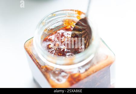 Confection maison de confection avec des fruits frais - gros plan de fruits frais, y compris les prunes, la grenade et les groseilles à maquereau du cap / physalis - gros plan d'un fraîchement Banque D'Images