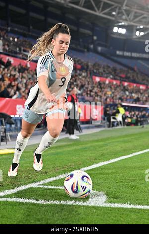 Valencia, Espagne. 21 février 2025. Teresa (3) d'Espagne photographiée lors d'un match entre les équipes nationales d'Espagne et de Belgique, a appelé les flammes rouges lors de la première journée de match dans le groupe A3 de la compétition de la Ligue des Nations féminines 2024-25, le dimanche 21 février 2025 à Valence, Espagne . Crédit : Sportpix/Alamy Live News Banque D'Images