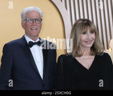 Los Angeles, États-Unis. 23 février 2025. Photo de gauche à droite, Ted Danson, Mary Steenburgen à la 31e SAG Awards - arrivées. Crédit : Kathy Hutchins / Alamy Live News Banque D'Images