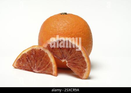Orange sanguine et tranches coupées en deux, orange Banque D'Images