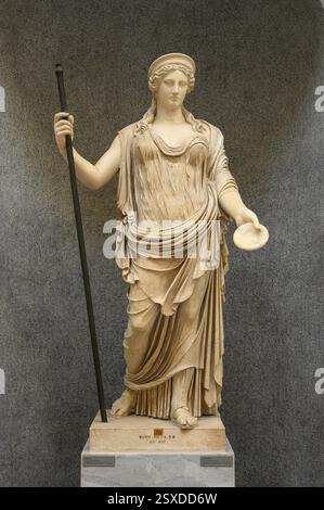 Rome. Italie. Statue d'une divinité alias Borghese Hera (début du 2ème C après JC), copie romaine de l'original grec de la fin du 5ème C avant JC. BRACCIO Nouvo, Chiaramonti Banque D'Images