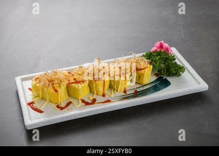 Tamagoyaki, omelette roulée japonaise Banque D'Images