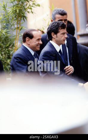 14 Giugno 2008 Roma Archivio Storico Olycom/Lapresse Flavio Briatore (Verzuolo, 12 aprile 1950) è un imprenditore, dirigente d'azienda, dirigente sportivo, personaggio televisivo e socialite Italiano. È conosciuto principalmente per essere stato team manager in Formula 1, con la scuderia Benetton poi divenuta Renault, e per essere a capo del Gruppo internazionale di Hospitality di lusso Majestas, précédentemente nota come Billionaire Life. Nella Foto : matrimonio Flavio Briatore e Elisabetta Gregoraci, l'arrivo Silvio Berlusconi dans la photo : mariage de Flavio Briatore et Elisabetta Gregoraci, Banque D'Images