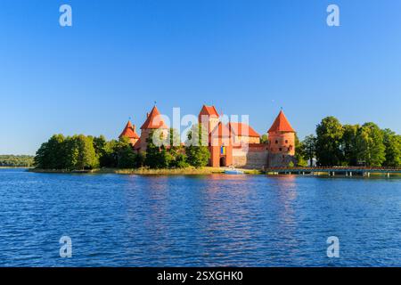 Trakai. Château de Trakai Island. Trakai Castle est un château de Vytautas et des princes lituaniens ultérieurs sur une île du lac Galve, en face de More an Banque D'Images