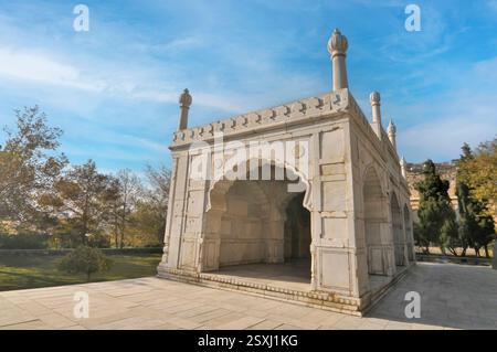Mosquée Shahjahani dans les jardins de Babur dans la capitale de l'Afghanistan, Kaboul Banque D'Images