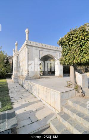 Mosquée Shahjahani dans les jardins de Babur dans la capitale de l'Afghanistan, Kaboul Banque D'Images