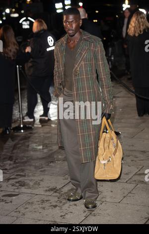 Londres, Royaume-Uni. 24 février 2025. Photo : Victor Kunda assiste au défilé AW25 de Burberry pendant la Fashion week de Londres du 2025 au 29 février à la TATE Britain. Crédit : Justin Ng/Alamy Live News Banque D'Images
