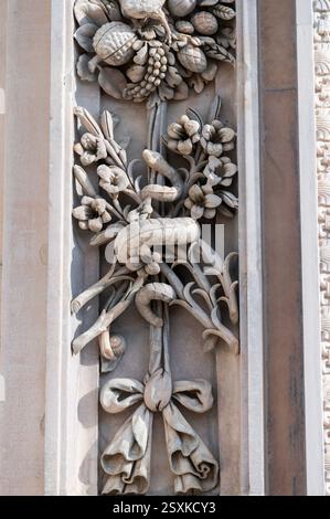 Porte principale de Milan Duomo Lodovico Pogliaghi Banque D'Images