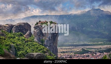 Médiéval Meteora Rock Monastère de la Sainte Trinité, (Agia Triada, Ayías Triádhos, Ayia Triada) Météores, Grèce Banque D'Images