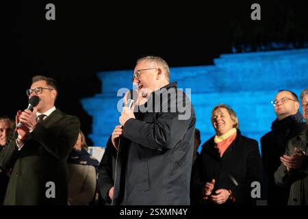 Manifestation ukrainienne pour le 3ème anniversaire de la guerre de Russie contre l'Ukraine Banque D'Images