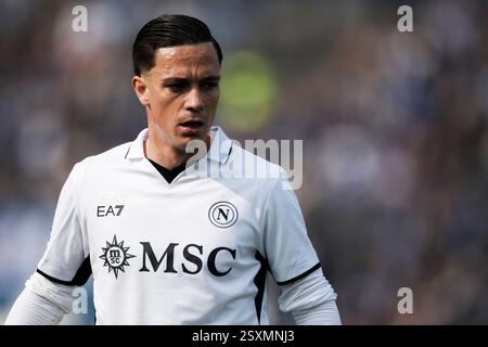 Côme, Italie. 23 février 2025. Giacomo Raspadori de la SSC Napoli regarde pendant le match de football Serie A entre Como 1907 et la SSC Napoli. Crédit : Nicolò Campo/Alamy Live News Banque D'Images