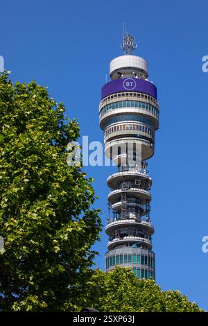 Londres, Royaume-Uni - 26 mai 2023 : L'emblématique tour BT, située dans le quartier Fitzrovia de Londres, Royaume-Uni. Banque D'Images