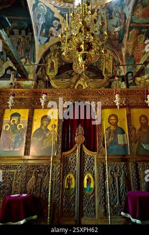 Fresque orthodoxe intérieure et icônes de l'église du monastère des Météores de la Sainte Trinité, Météores, Grèce Banque D'Images