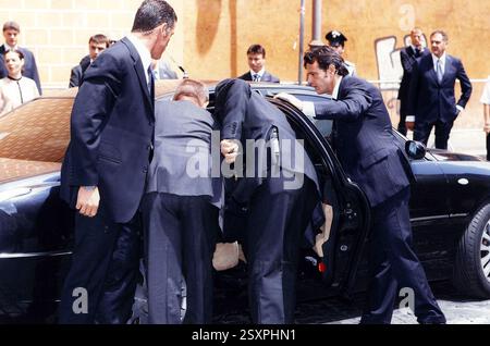 14 Giugno 2008 Roma Archivio Storico Olycom/Lapresse Flavio Briatore (Verzuolo, 12 aprile 1950) è un imprenditore, dirigente d'azienda, dirigente sportivo, personaggio televisivo e socialite Italiano. È conosciuto principalmente per essere stato team manager in Formula 1, con la scuderia Benetton poi divenuta Renault, e per essere a capo del Gruppo internazionale di Hospitality di lusso Majestas, précédentemente nota come Billionaire Life. Nella Foto : matrimonio Flavio Briatore e Elisabetta Gregoraci, l'arrivo Silvio Berlusconi dans la photo : mariage de Flavio Briatore et Elisabetta Gregoraci, Banque D'Images