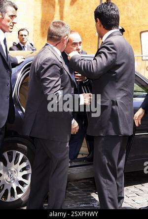 14 Giugno 2008 Roma Archivio Storico Olycom/Lapresse Flavio Briatore (Verzuolo, 12 aprile 1950) è un imprenditore, dirigente d'azienda, dirigente sportivo, personaggio televisivo e socialite Italiano. È conosciuto principalmente per essere stato team manager in Formula 1, con la scuderia Benetton poi divenuta Renault, e per essere a capo del Gruppo internazionale di Hospitality di lusso Majestas, précédentemente nota come Billionaire Life. Nella Foto : matrimonio Flavio Briatore e Elisabetta Gregoraci, l'arrivo Silvio Berlusconi dans la photo : mariage de Flavio Briatore et Elisabetta Gregoraci, Banque D'Images