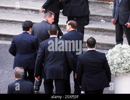 14 Giugno 2008 Roma Archivio Storico Olycom/Lapresse Flavio Briatore (Verzuolo, 12 aprile 1950) è un imprenditore, dirigente d'azienda, dirigente sportivo, personaggio televisivo e socialite Italiano. È conosciuto principalmente per essere stato team manager in Formula 1, con la scuderia Benetton poi divenuta Renault, e per essere a capo del Gruppo internazionale di Hospitality di lusso Majestas, précédentemente nota come Billionaire Life. Nella Foto : matrimonio Flavio Briatore e Elisabetta Gregoraci, l'arrivo Silvio Berlusconi dans la photo : mariage de Flavio Briatore et Elisabetta Gregoraci, Banque D'Images
