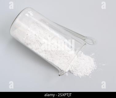 Stéarate de magnésium. C'est un savon, constitué de sel contenant deux équivalents de stéarate et un cation magnésium. Banque D'Images