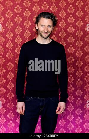 Schauspieler Moritz Heidelbach BEI der Premiere der Comedy-Serie Ghosts im CineNova Kino in Köln. Köln, 25.02.2025 NRW Deutschland *** L'acteur Moritz Heidelbach lors de la première de la série comique Ghosts au cinéma CineNova à Cologne Cologne, 25 02 2025 NRW Allemagne Copyright : xChristophxHardtx Banque D'Images