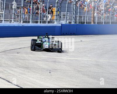 Milwaukee Wisconsin - 1er septembre 2024 : Conor Daly INDYCAR Hy-Vee Milwaukee Mile 250 course 2 Banque D'Images