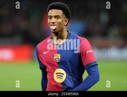 Sabadell, Barcelone, Espagne. 25 février 2025. Barcelone Espagne 25.02.2025 gestes Alejandro Balde (FC Barcelone) lors de la Copa del Rey entre le FC Barcelone et l'Atlético de Madrid à l'Estadi Olimpic Lluis Companys le 25 février 2025 à Barcelone. (Crédit image : © Xavi Urgeles/ZUMA Press Wire) USAGE ÉDITORIAL SEULEMENT! Non destiné à UN USAGE commercial ! Banque D'Images