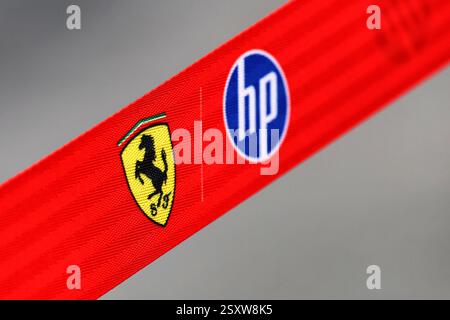 Sakhir, Bahreïn. 26 février 2025. Logo Ferrari. 26.02.2025. Essais de formule 1, Sakhir, Bahreïn, premier jour. Le crédit photo devrait se lire : XPB/Alamy Live News. Banque D'Images