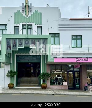 Entrée à l'emblématique hôtel maçonnique Art déco à Napier Hawkes Bay en Nouvelle-Zélande Banque D'Images