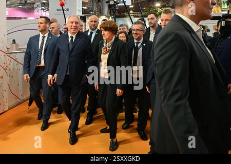 Le premier ministre François Bayrou visite pour la deuxième fois le salon agricole 2025, à la porte de Versailles, Paris, le 26 février 2025. - 26/02/2025 - France / Ile-de-France (région) / Paris - Julien Mattia / le Pictorium Banque D'Images