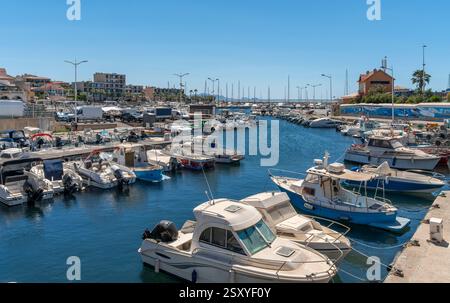Impression de Sausset-les-Pins, commune balnéaire de Provence dans le sud de la France Banque D'Images