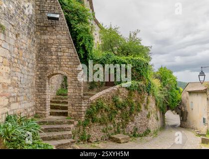 Paysage autour de Vaison-la-Romaine, une ville du département du Vaucluse en Provence dans le sud-est de la France. Banque D'Images