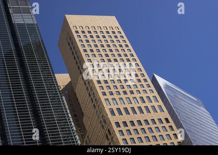 Les bâtiments en verre, Tokyo, Japon Banque D'Images