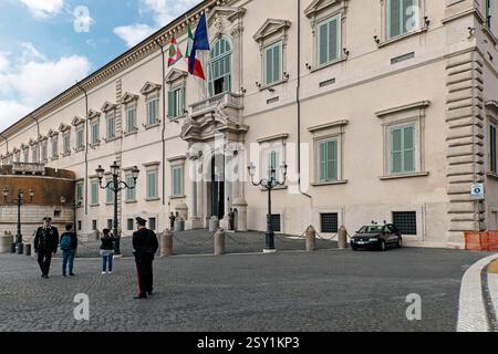 Quirinale, façade Rome, Italie - 19 mai 2016 : Piazza del Quirinale, l'entrée principale du Palais du Quirinal, siège institutionnel et résidence du Président de la République. Rome RM Italie Copyright : xGennaroxLeonardix Banque D'Images