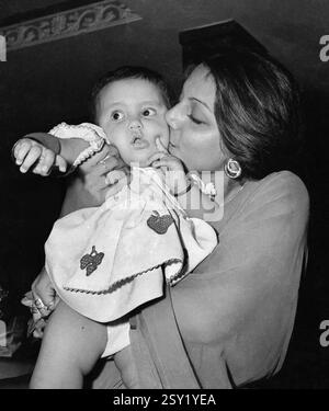 L'actrice de Bollywood, indiennes, neetu Singh à l'enfant, de l'Inde, l'Asie Banque D'Images