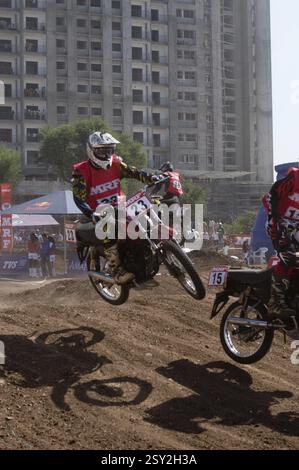 Course de moto-cross Pune Maharashtra Inde Asie Déc 2011 No MR et No Pr Banque D'Images