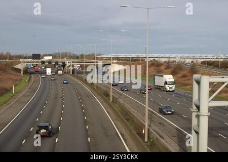 M1 circulation légère sur l'autoroute en passant la sortie 10 en direction de Dunstable / Milton Keynes Banque D'Images