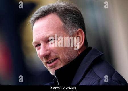 Christian Horner, directeur de l'équipe Red Bull, lors de la deuxième journée des essais de pré-saison sur le circuit international de Bahreïn, à Sakhir. Date de la photo : jeudi 27 février 2025. Banque D'Images