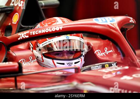 Sakhir, Bahreïn. 27 février 2025. Charles Leclerc (mon) Ferrari SF-25. 27.02.2025. Essais de formule 1, Sakhir, Bahreïn, deuxième jour. Crédit : James Moy/Alamy Live News Banque D'Images