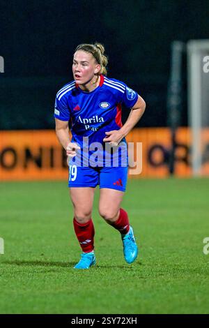Biella, Italie. 18 décembre 2024. Italie, Biella, 18 décembre 2024 : action lors du match de football de la Ligue des Champions femmes de l'UEFA entre la Juventus et Valerenga à Pozzo - Lamarmora à Biella, Italie. (Tommaso Fimiano/SPP) crédit : SPP Sport Press photo. /Alamy Live News Banque D'Images