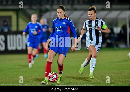 Biella, Italie. 18 décembre 2024. Italie, Biella, 18 décembre 2024 : action lors du match de football de la Ligue des Champions femmes de l'UEFA entre la Juventus et Valerenga à Pozzo - Lamarmora à Biella, Italie. (Tommaso Fimiano/SPP) crédit : SPP Sport Press photo. /Alamy Live News Banque D'Images