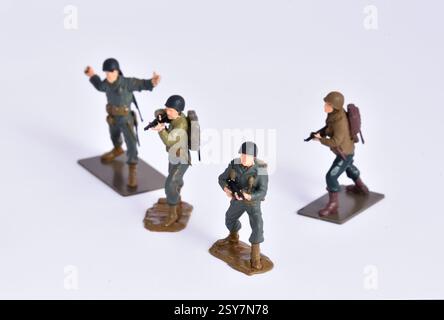 Jouet en plastique fait main, assemblé, collé et peint. Infanterie américaine de la seconde Guerre mondiale. Banque D'Images