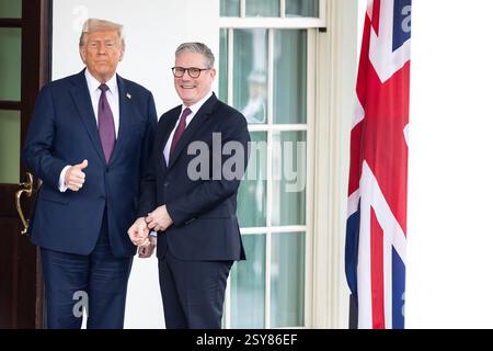Washington, DC, États-Unis. 27 février 2025. WASHINGTON - 27 février 2025 : le premier ministre britannique Keir Starmer arrive à la Maison Blanche pour une réunion avec le président Donald Trump. (Photo par : Joshua Sukoff/Medill News Service/Sipa USA) crédit : Sipa USA/Alamy Live News Banque D'Images