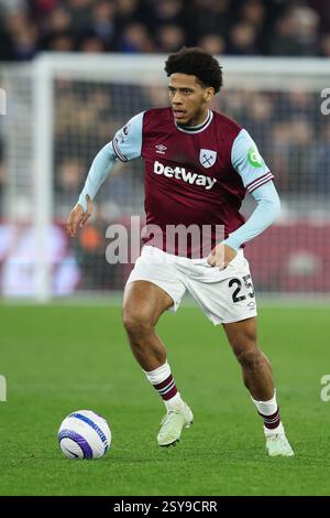 LONDRES, Royaume-Uni - 27 février 2025 : Jean-clair Todibo de West Ham United en action lors du match de premier League entre West Ham United FC et Leicester City FC au London Stadium (crédit : Craig Mercer/ Alamy Live News) Banque D'Images