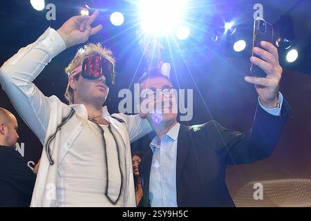 16 Musikautorenpreis 2025 ski Aggu, bürgerlich August Jean Diederich, CEM Özdemir, Buendnis90/Die Gruenen Bundesminister für Ernährung und Landwirtschaft der Bundesrepublik Deutschland beim 16. Musikautorenpreis 2025 im Hotel Ritz Charlton in Berlin, AM 27.02.2025 *** 16 Musikautorenpreis 2025 ski Aggu, bourgeois August Jean Diederich, CEM Özdemir, Buendnis90 Die Gruenen Ministre fédéral de l'alimentation et de l'Agriculture de la République fédérale d'Allemagne au 16 Musikautorenpreis 2025 au Ritz Charlton Hotel à Berlin, le 27 02 2025 Photopress Mueller Banque D'Images