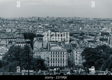 Vue en noir et blanc de Montmartre Paris d'en haut Banque D'Images