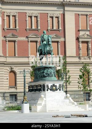 Monument du Prince Mihailo sur la place de la République à Belgrade, Serbie. Banque D'Images