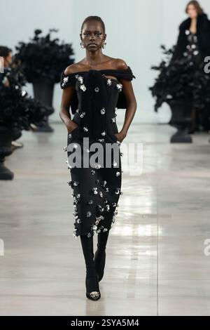 Milan, Italien. 27 février 2025. BLUMARINE automne-hiver 2025 Runway pendant la Fashion week de Milan le 2025 février - Milan, Italie 27/02/2025 crédit : dpa/Alamy Live News Banque D'Images